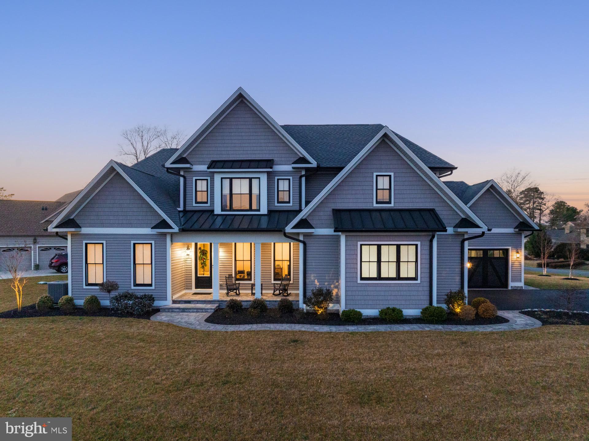 BAY COLONY - Residential