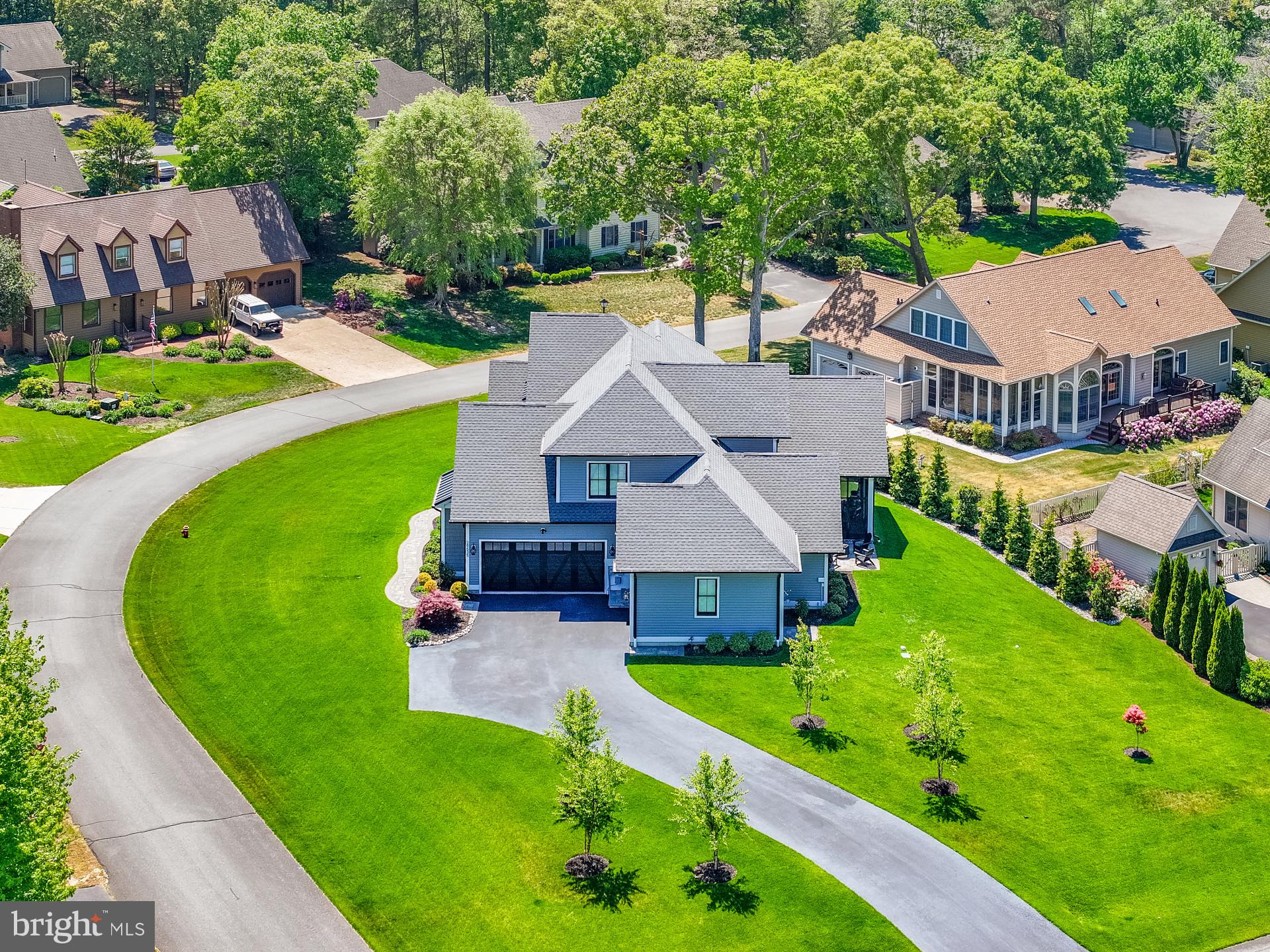 BAY COLONY - Residential
