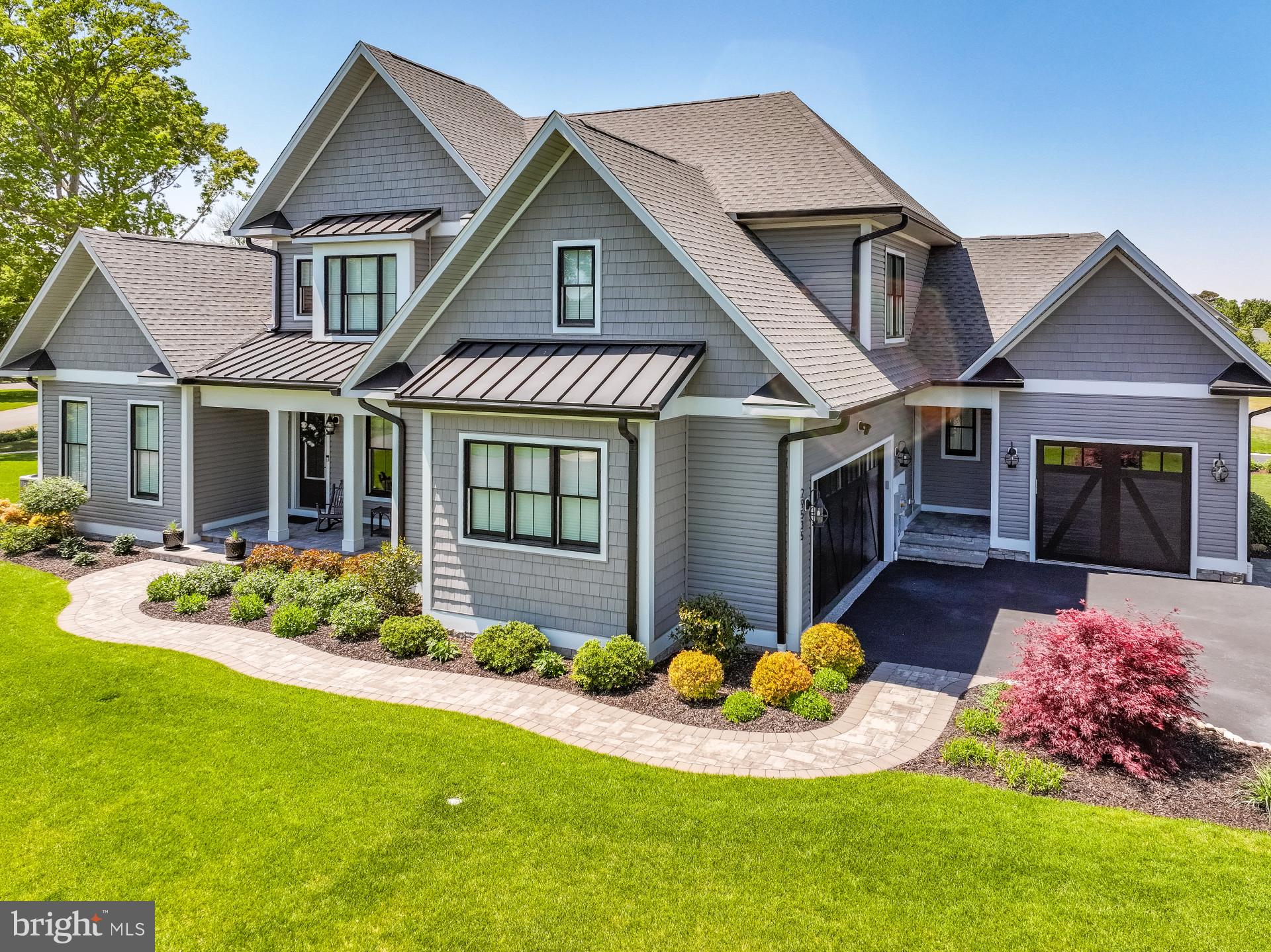 BAY COLONY - Residential