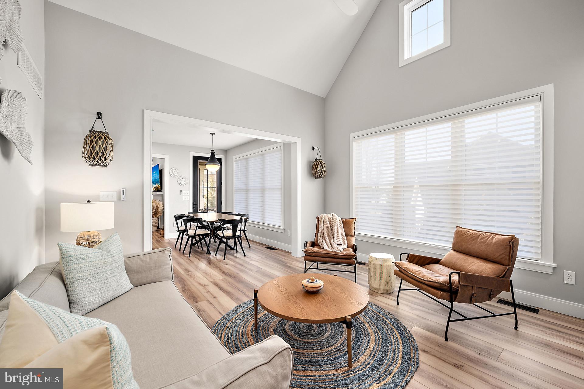 BAY COLONY - Residential