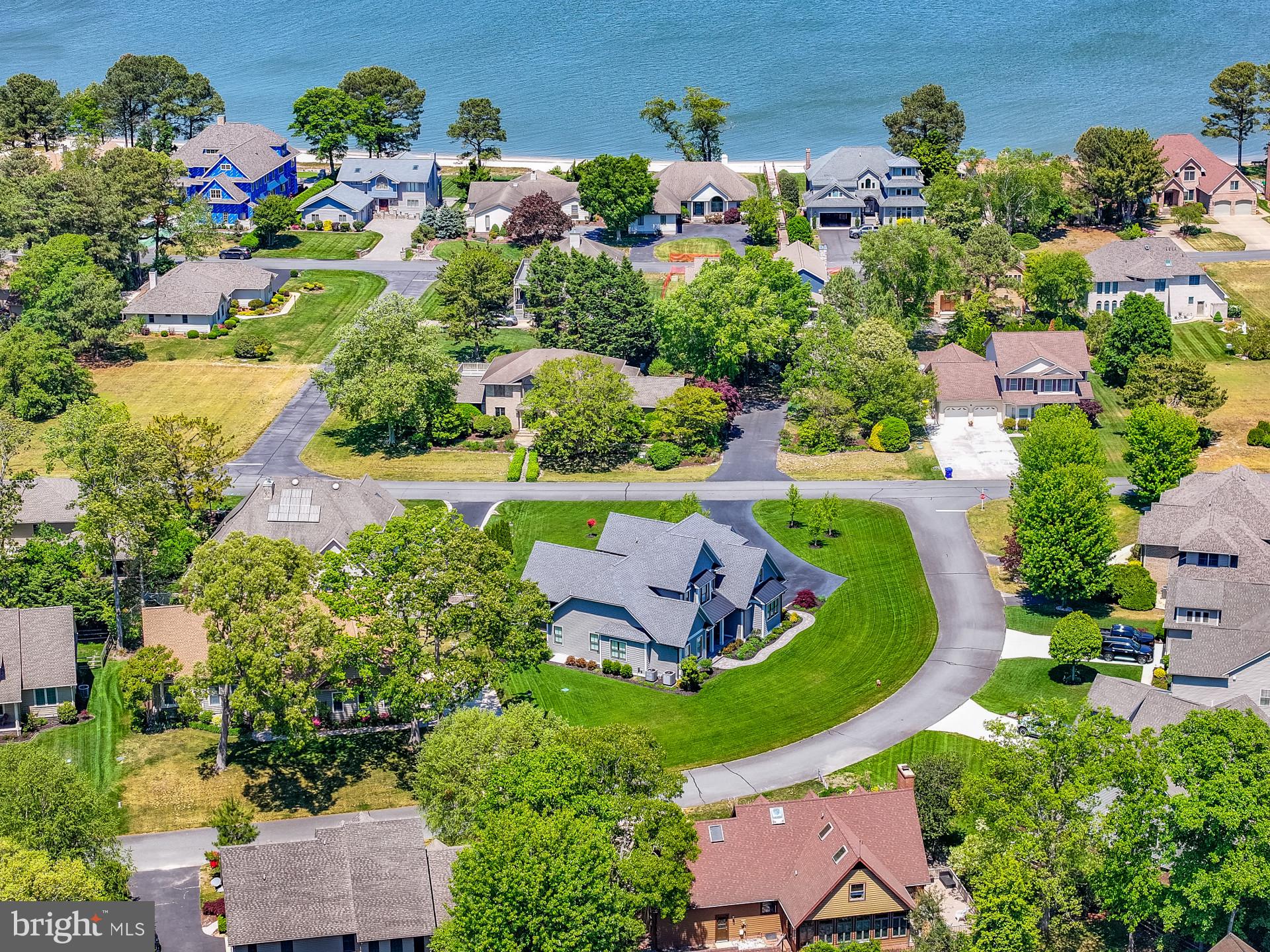 BAY COLONY - Residential