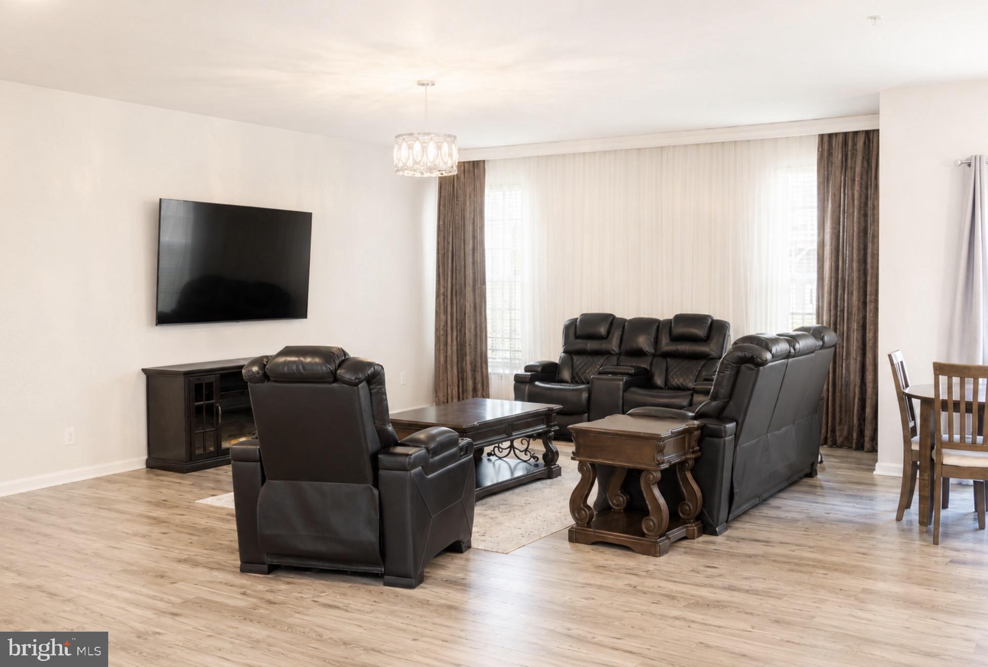 STONEGATE - Residential