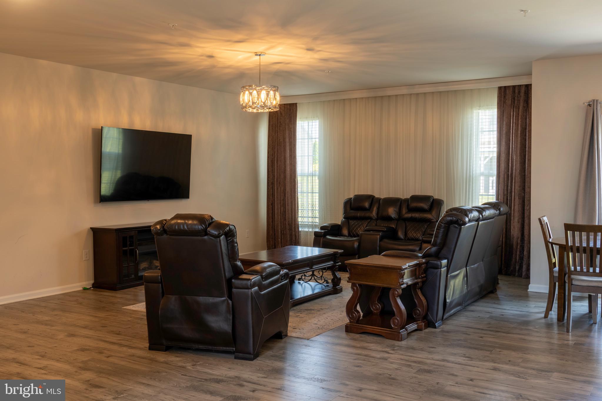 STONEGATE - Residential