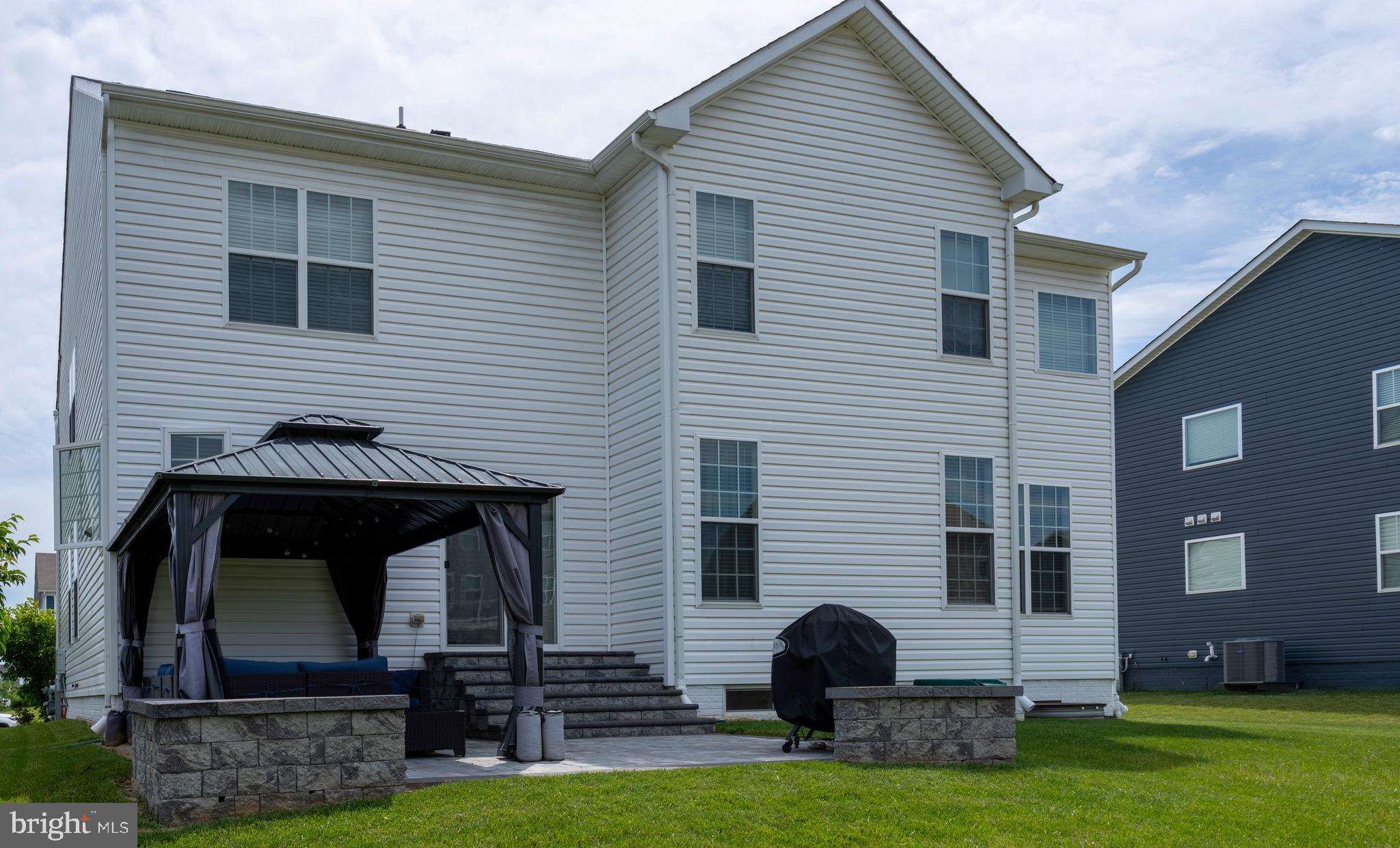 STONEGATE - Residential