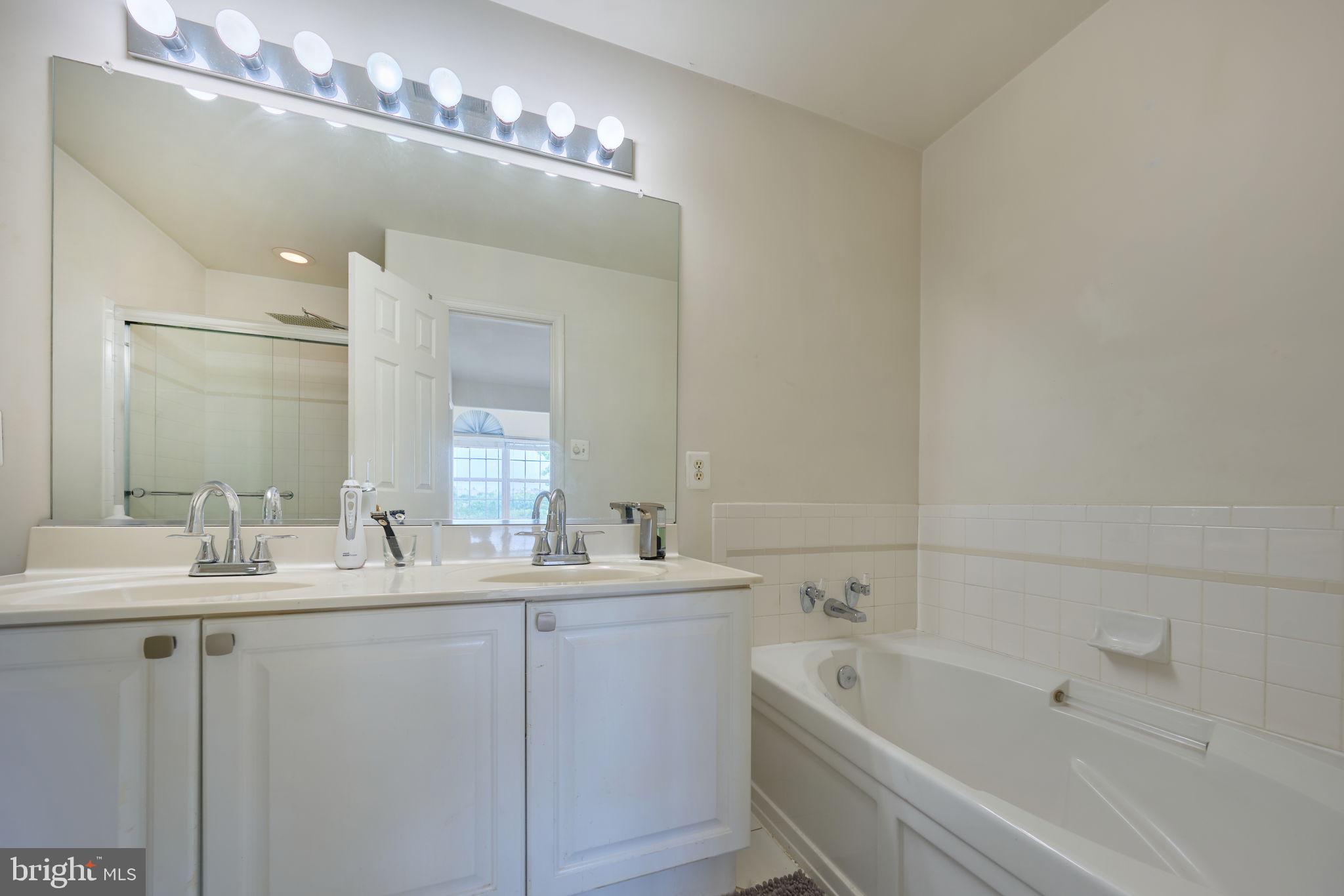 ASHBURN VILLAGE - Residential