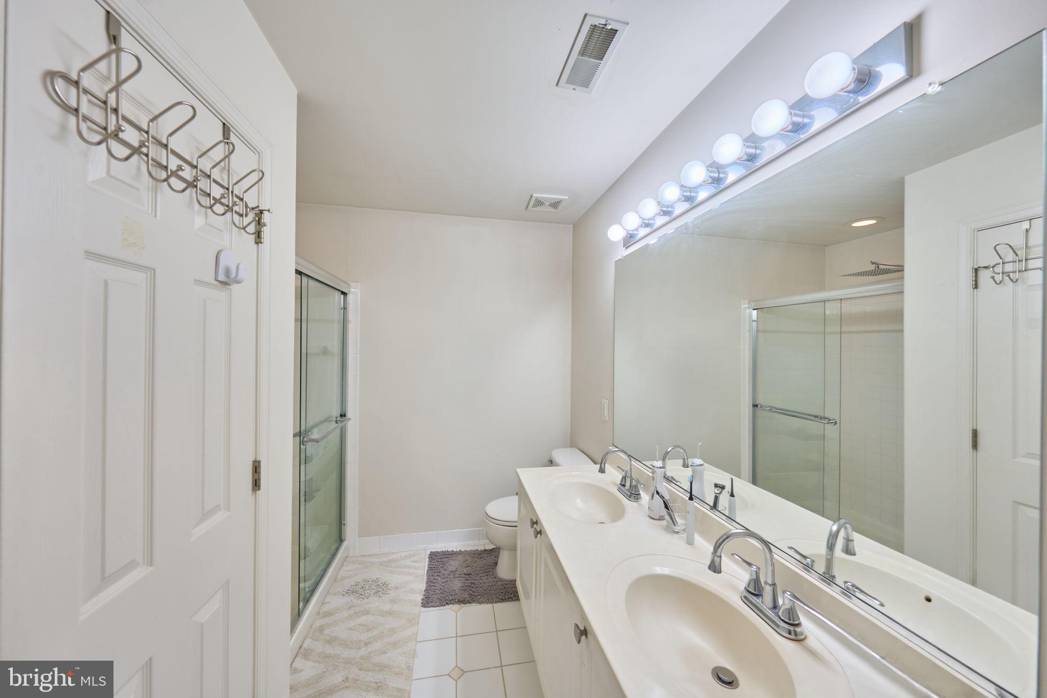 ASHBURN VILLAGE - Residential