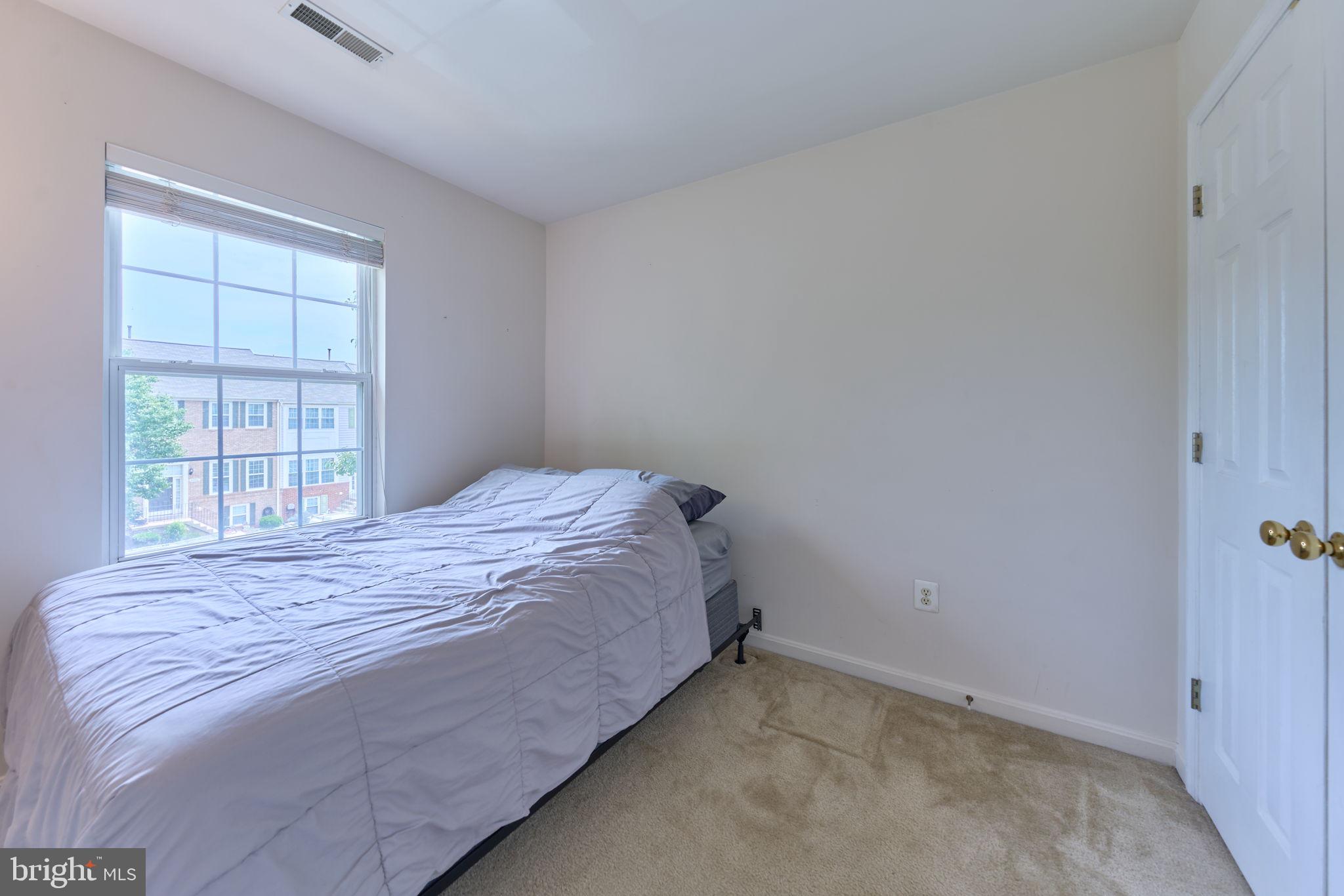 ASHBURN VILLAGE - Residential
