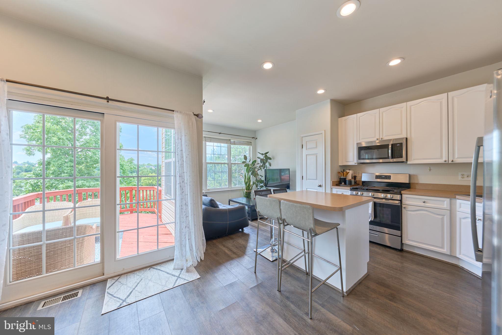 ASHBURN VILLAGE - Residential