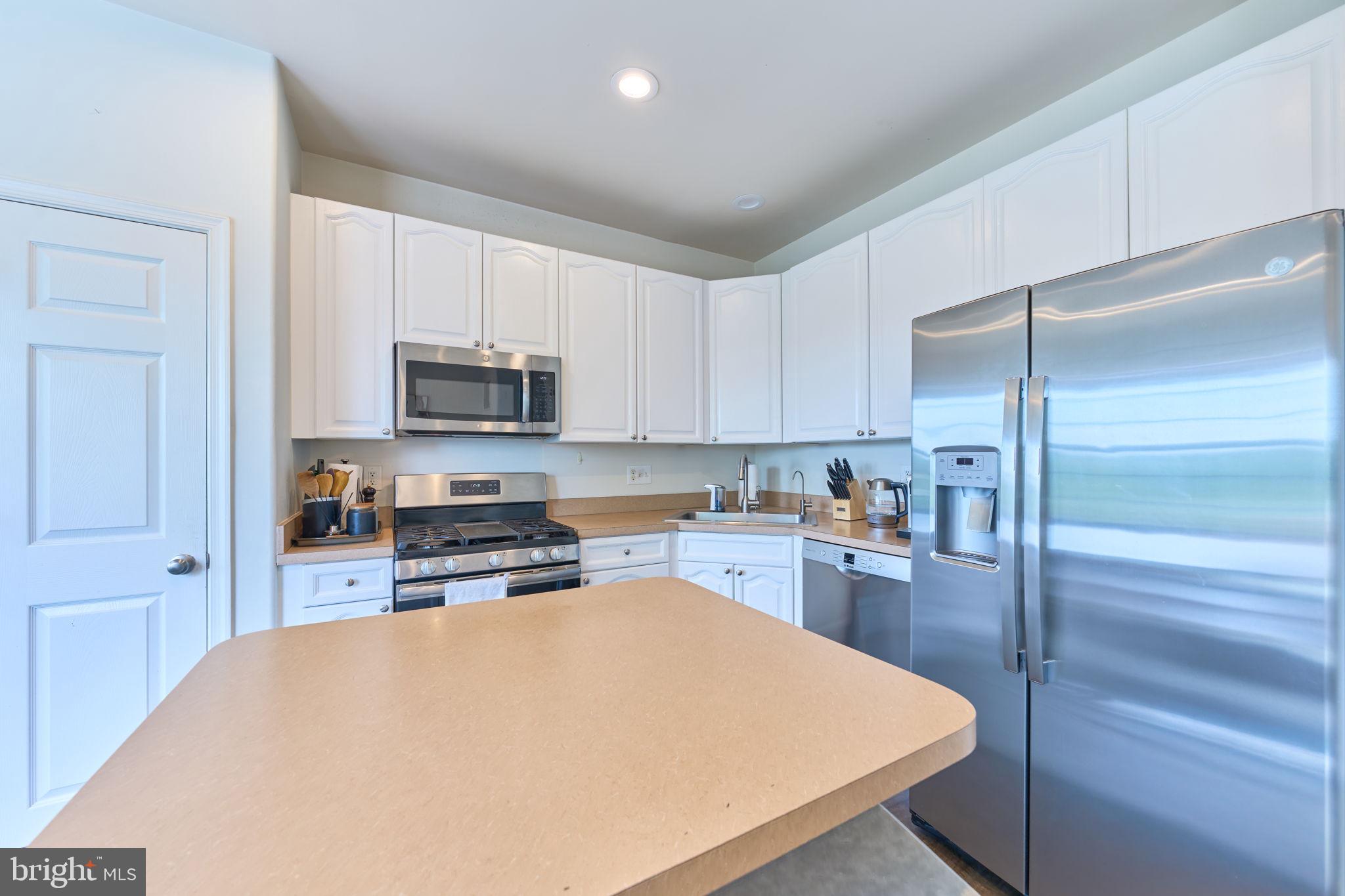 ASHBURN VILLAGE - Residential