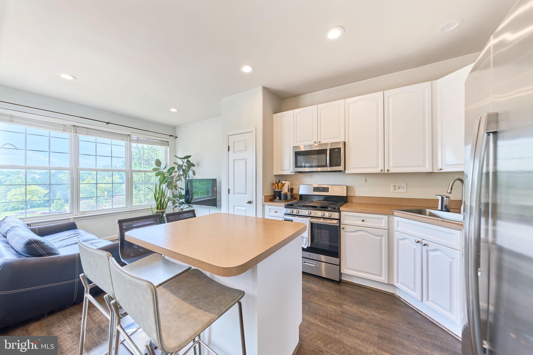 ASHBURN VILLAGE - Residential