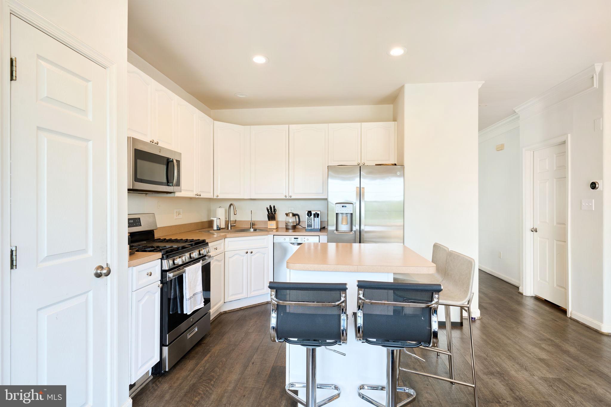 ASHBURN VILLAGE - Residential