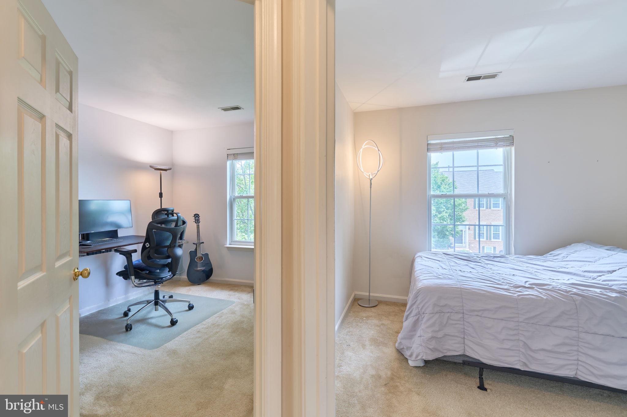 ASHBURN VILLAGE - Residential