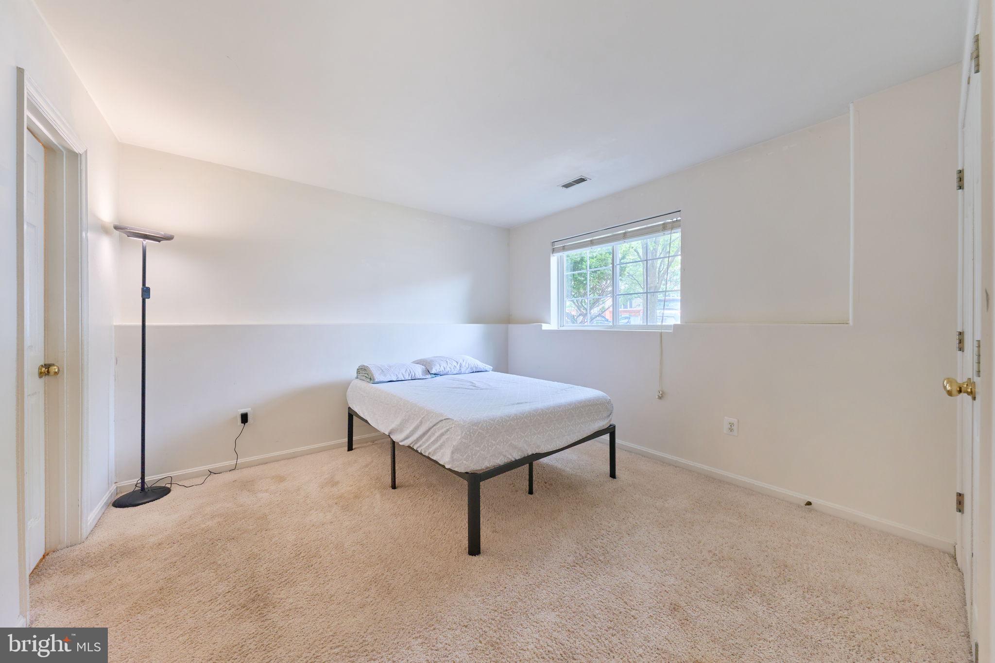 ASHBURN VILLAGE - Residential