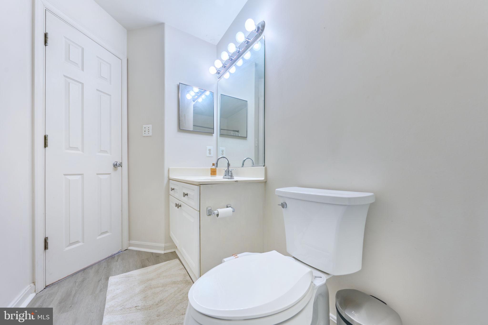 ASHBURN VILLAGE - Residential