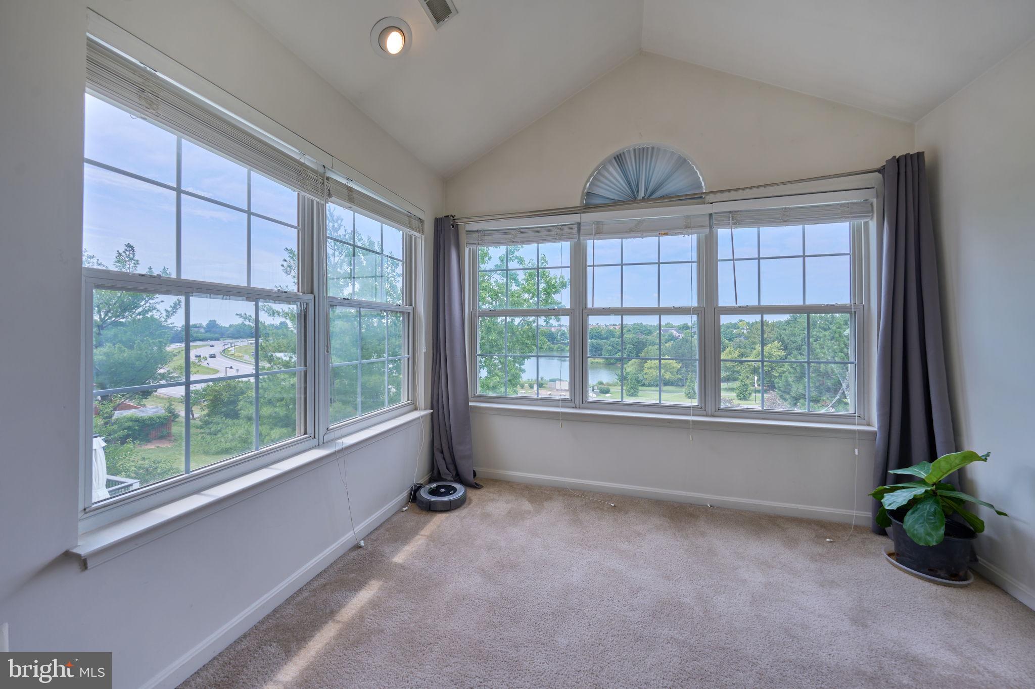 ASHBURN VILLAGE - Residential