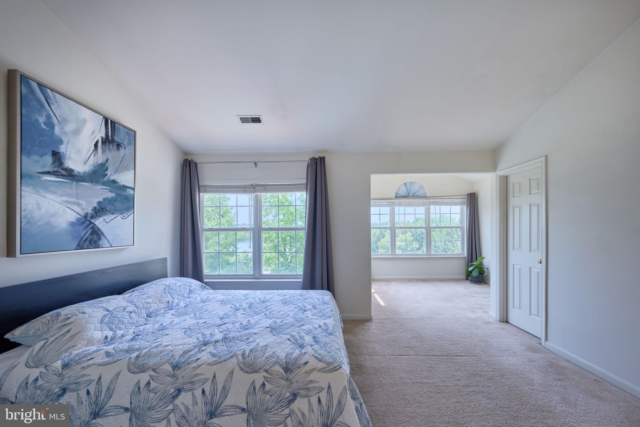 ASHBURN VILLAGE - Residential