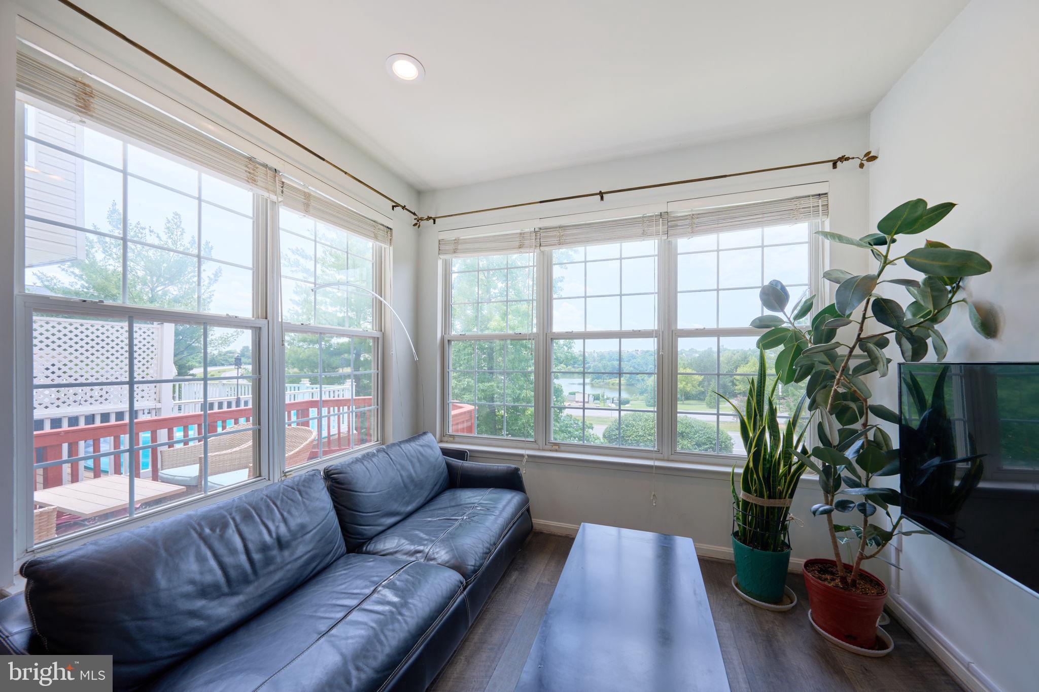 ASHBURN VILLAGE - Residential