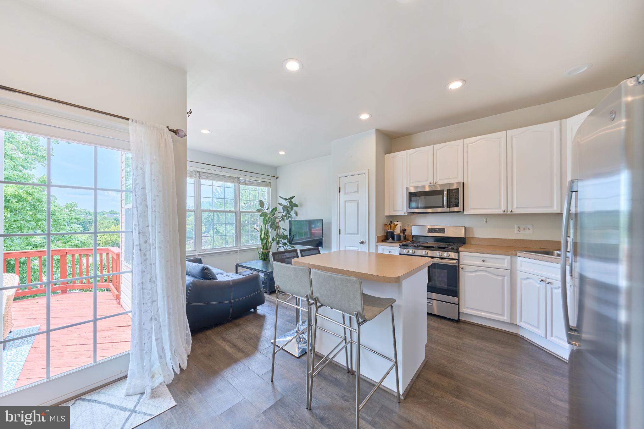 ASHBURN VILLAGE - Residential