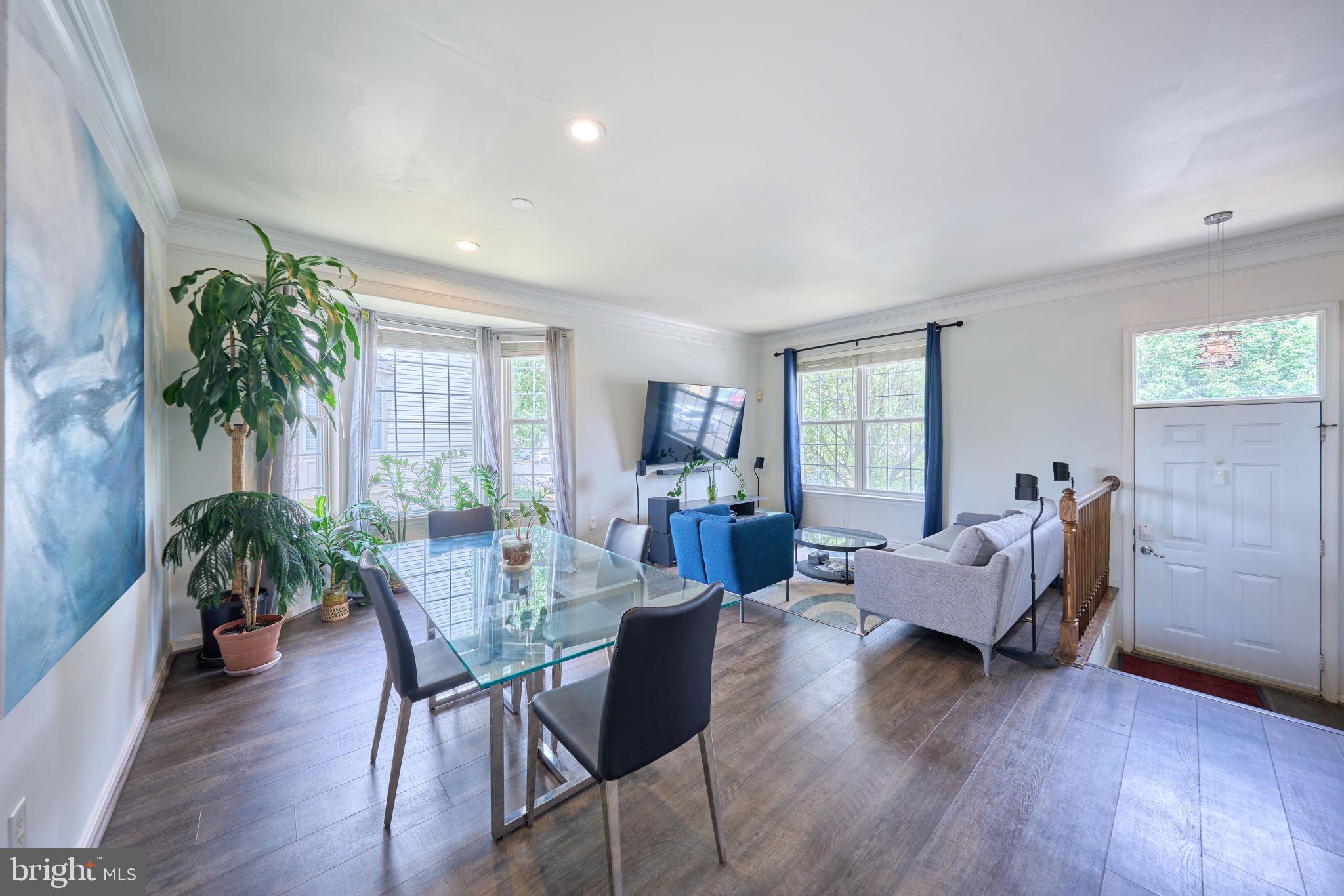 ASHBURN VILLAGE - Residential