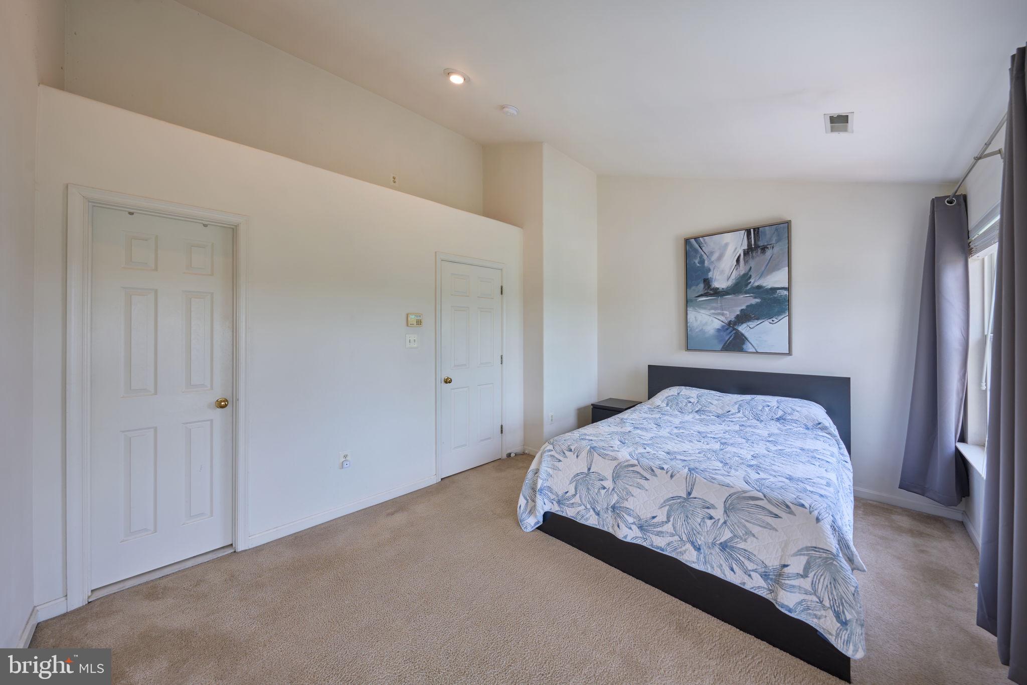 ASHBURN VILLAGE - Residential