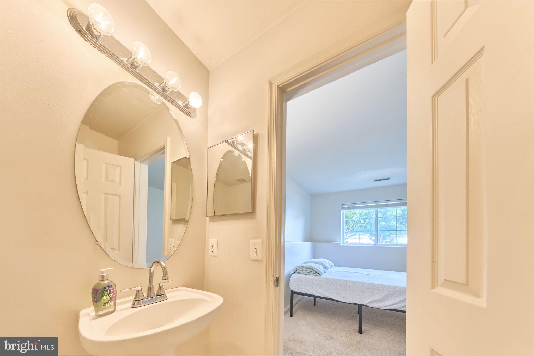 ASHBURN VILLAGE - Residential