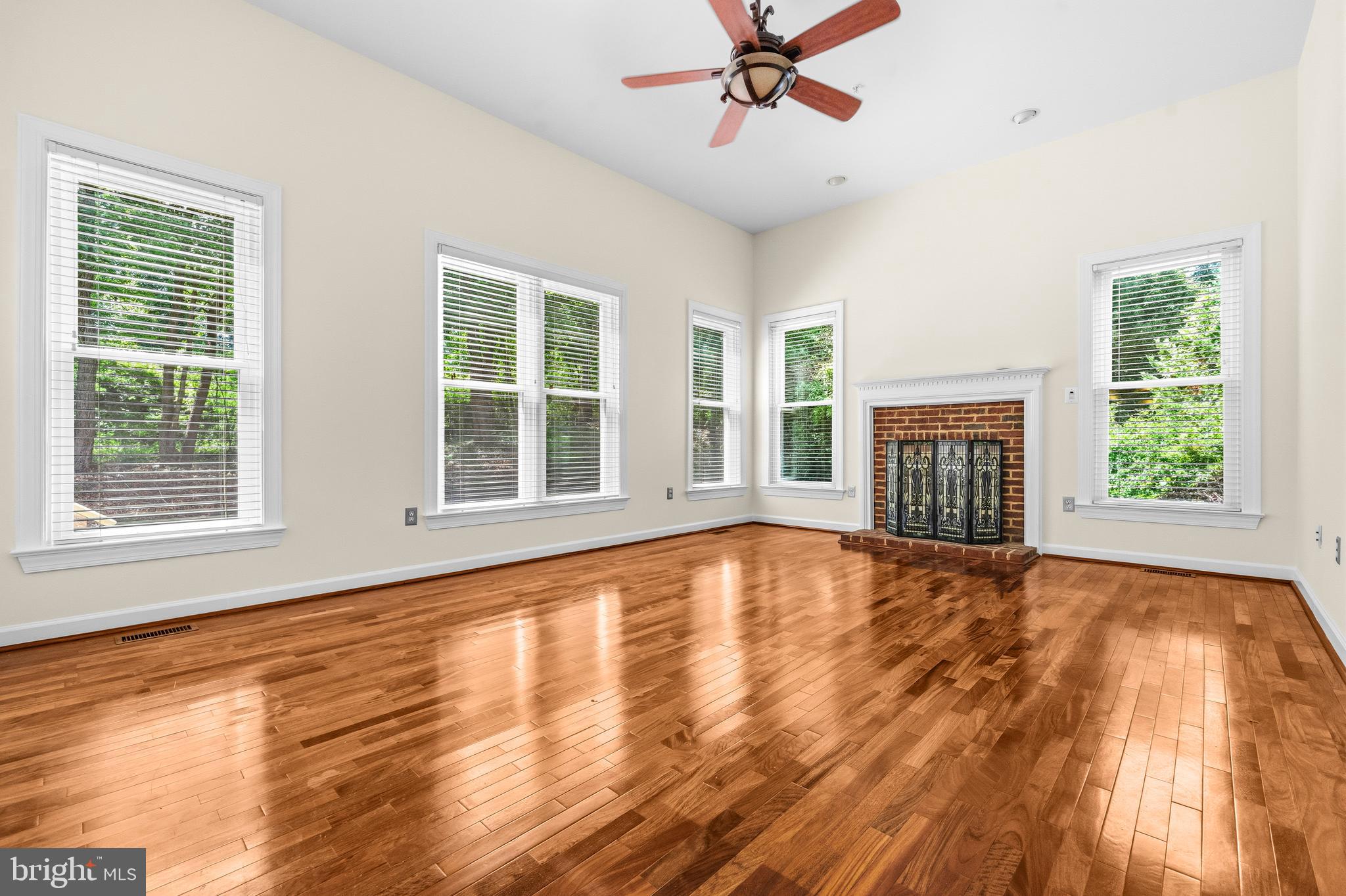 HILLBROOK SPRING - Residential