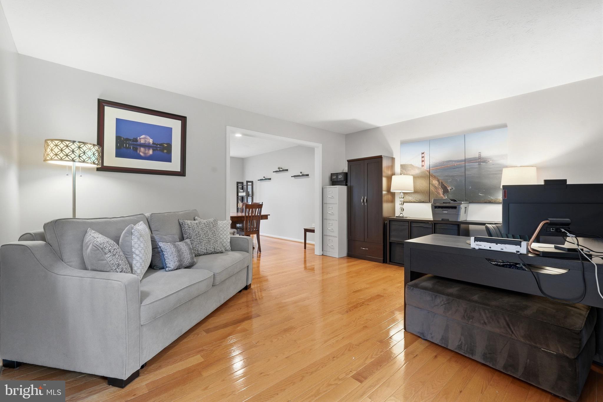 SENECA CHASE - Residential