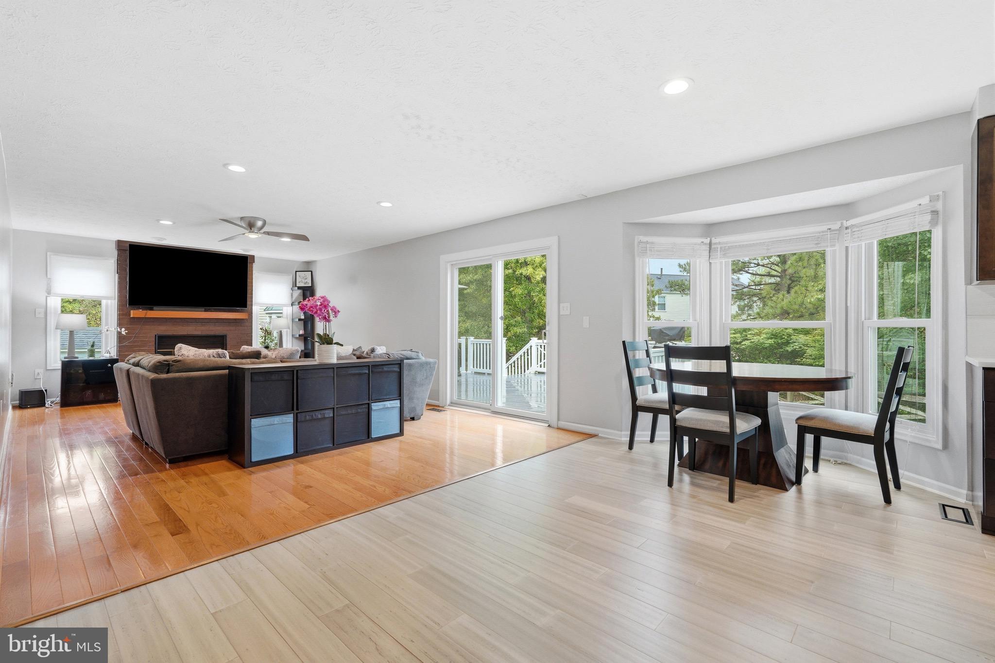 SENECA CHASE - Residential