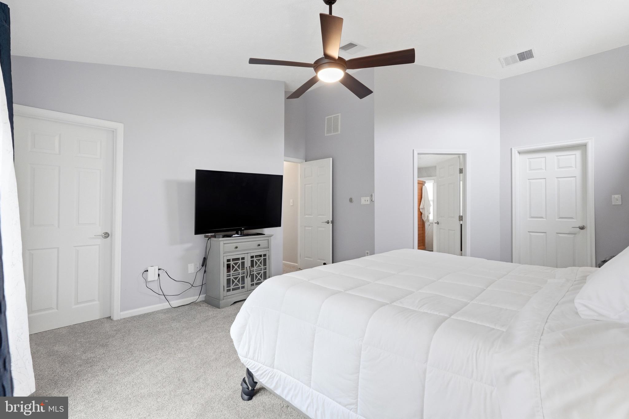SENECA CHASE - Residential