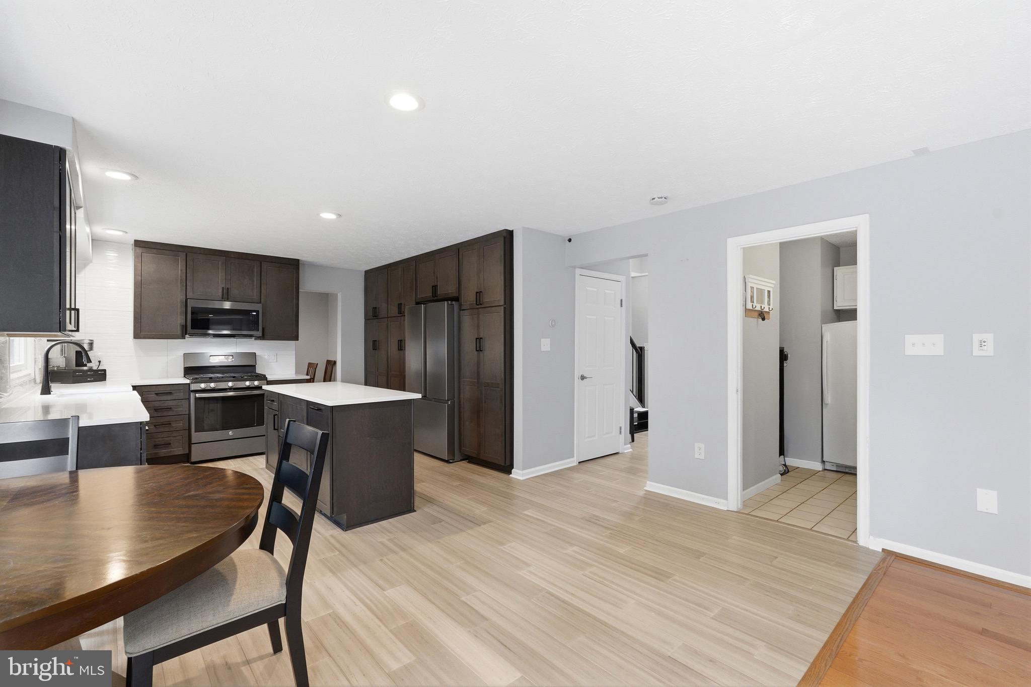 SENECA CHASE - Residential