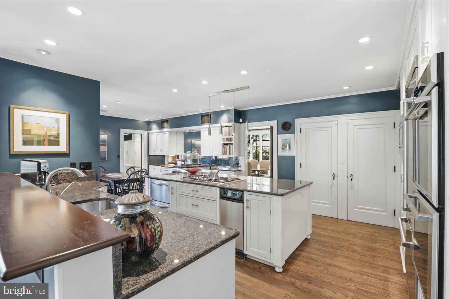 SCHOOL LANE HILLS - Residential