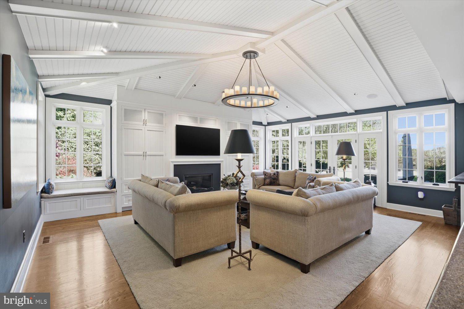 SCHOOL LANE HILLS - Residential