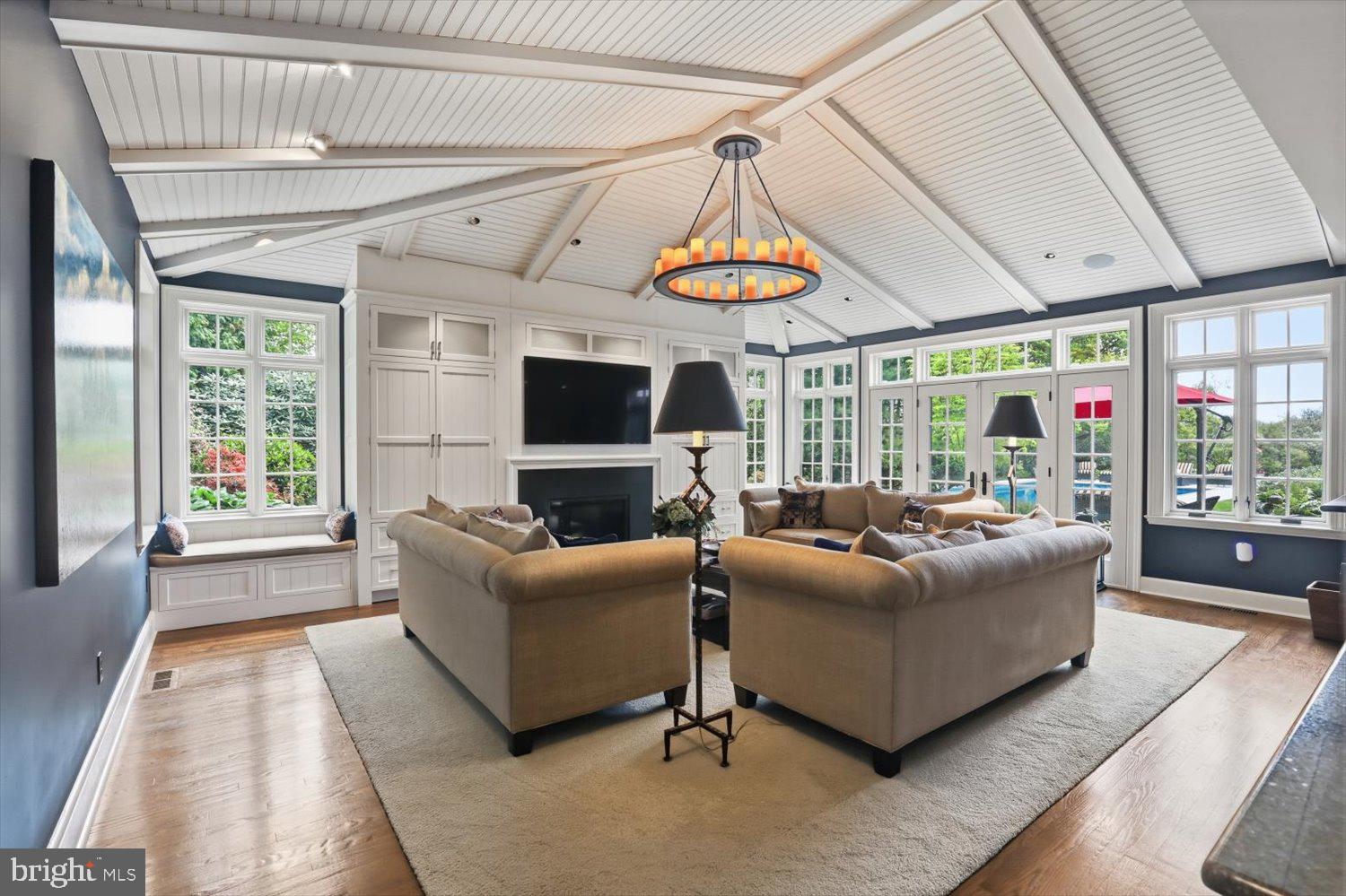 SCHOOL LANE HILLS - Residential
