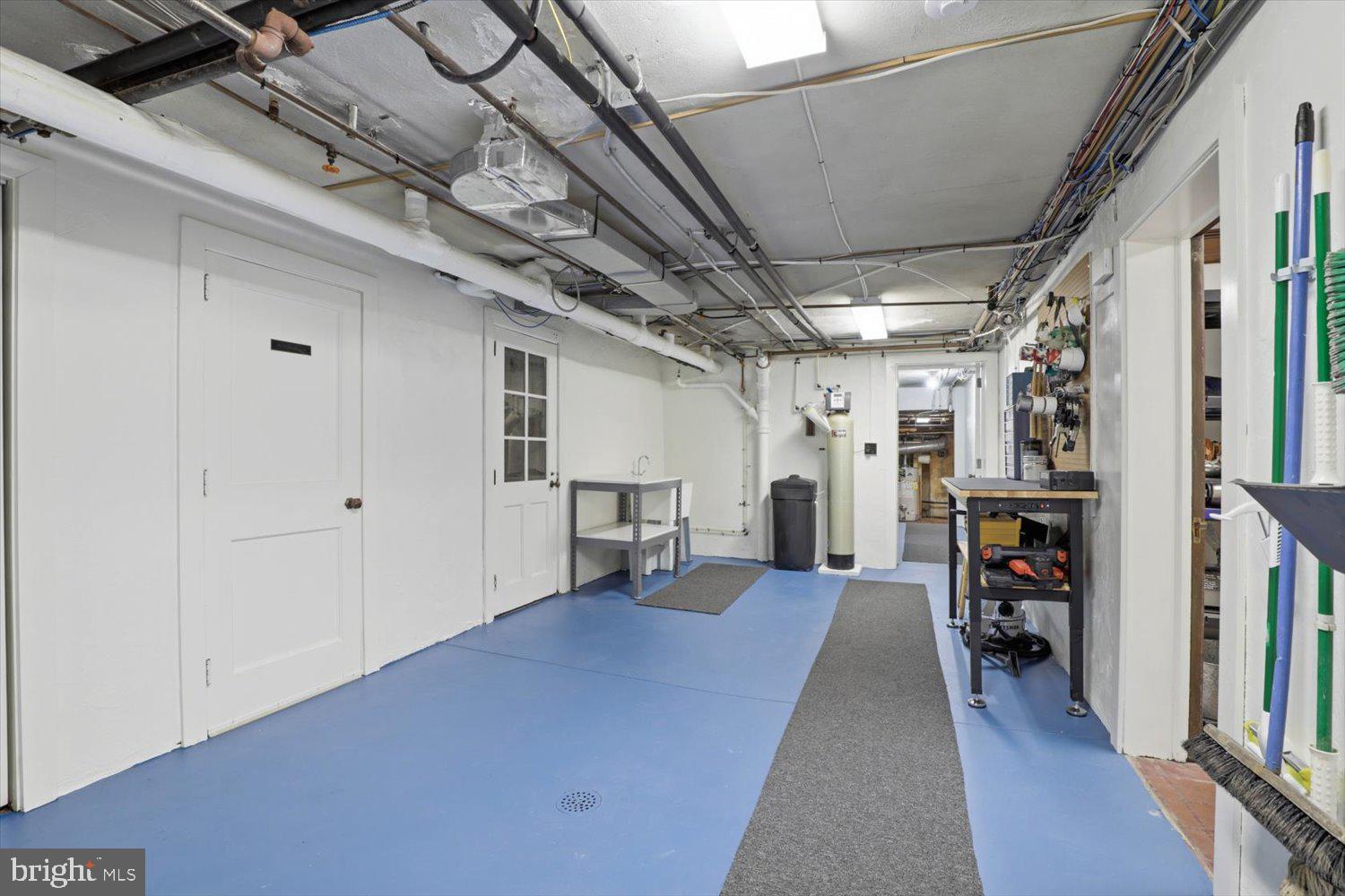 SCHOOL LANE HILLS - Residential