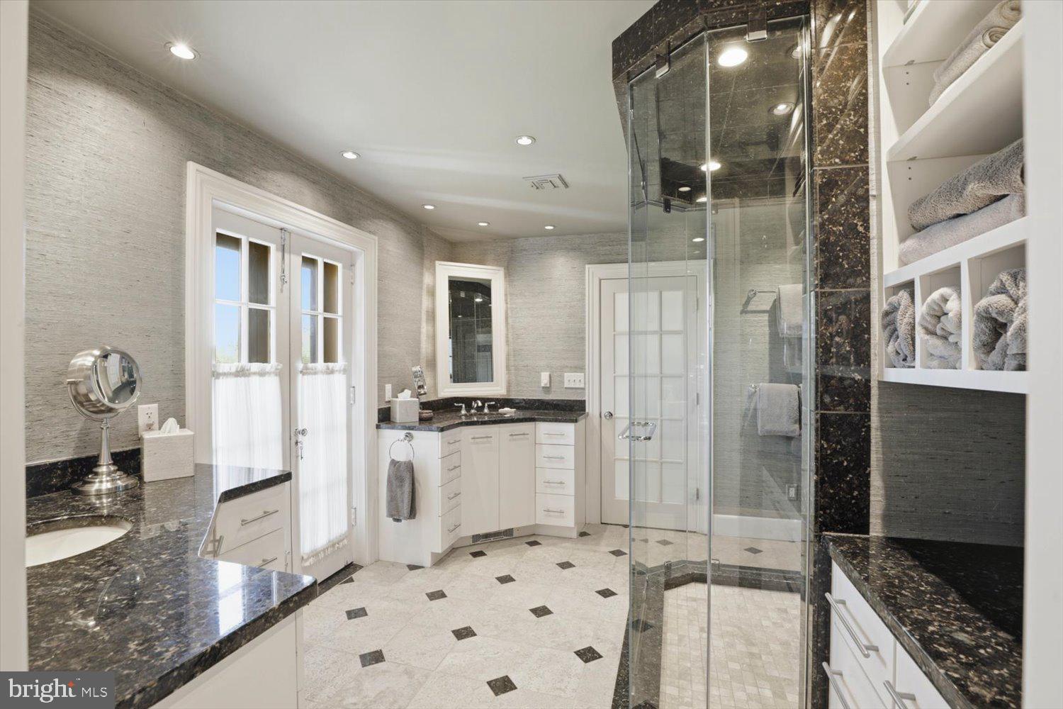 SCHOOL LANE HILLS - Residential