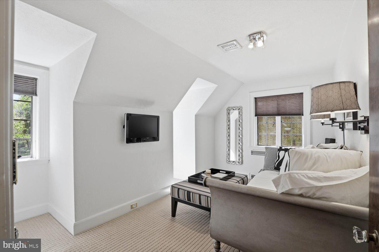 SCHOOL LANE HILLS - Residential