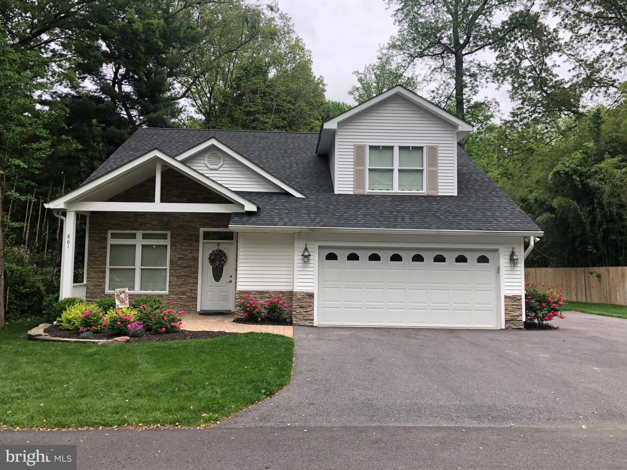 COMING SOON!!! Welcome to this beautiful home in Herald Harbor on the Severn's Water Privileged Community!!!  3 bd, 3 ba, 2 car garage, beautiful custom design throughout.  Custom kitchen cabinets, fireplace, pantry, stone patio, freshly painted and show fantastic!!!  Irrigation system, invisible fence.