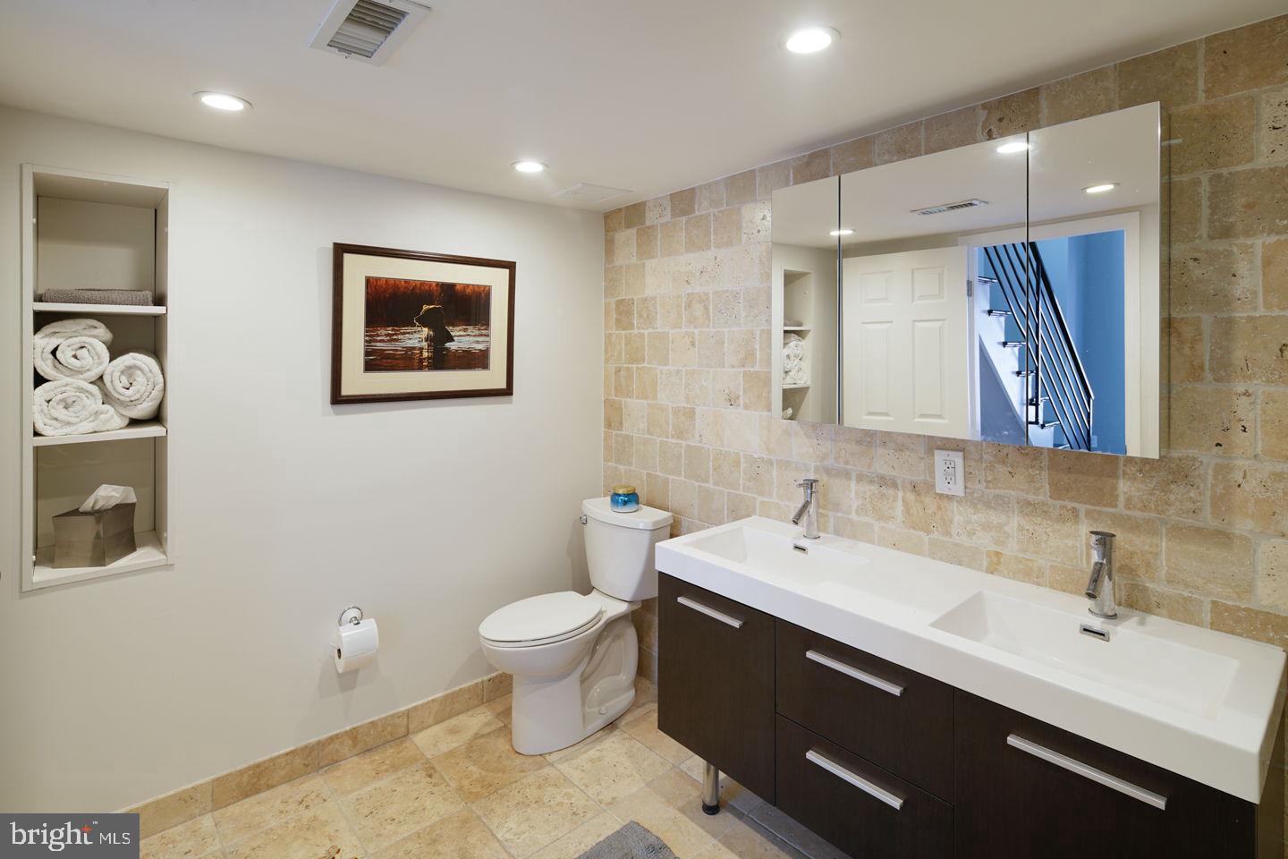 WASHINGTON SQ - Residential