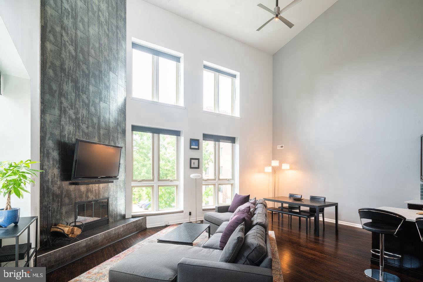 WASHINGTON SQ - Residential