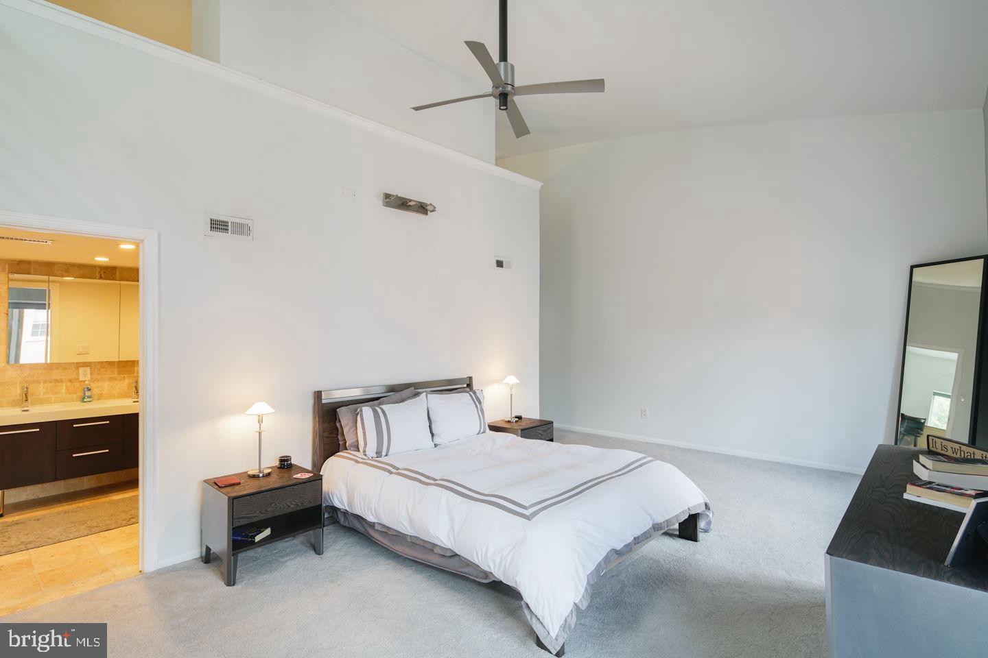 WASHINGTON SQ - Residential