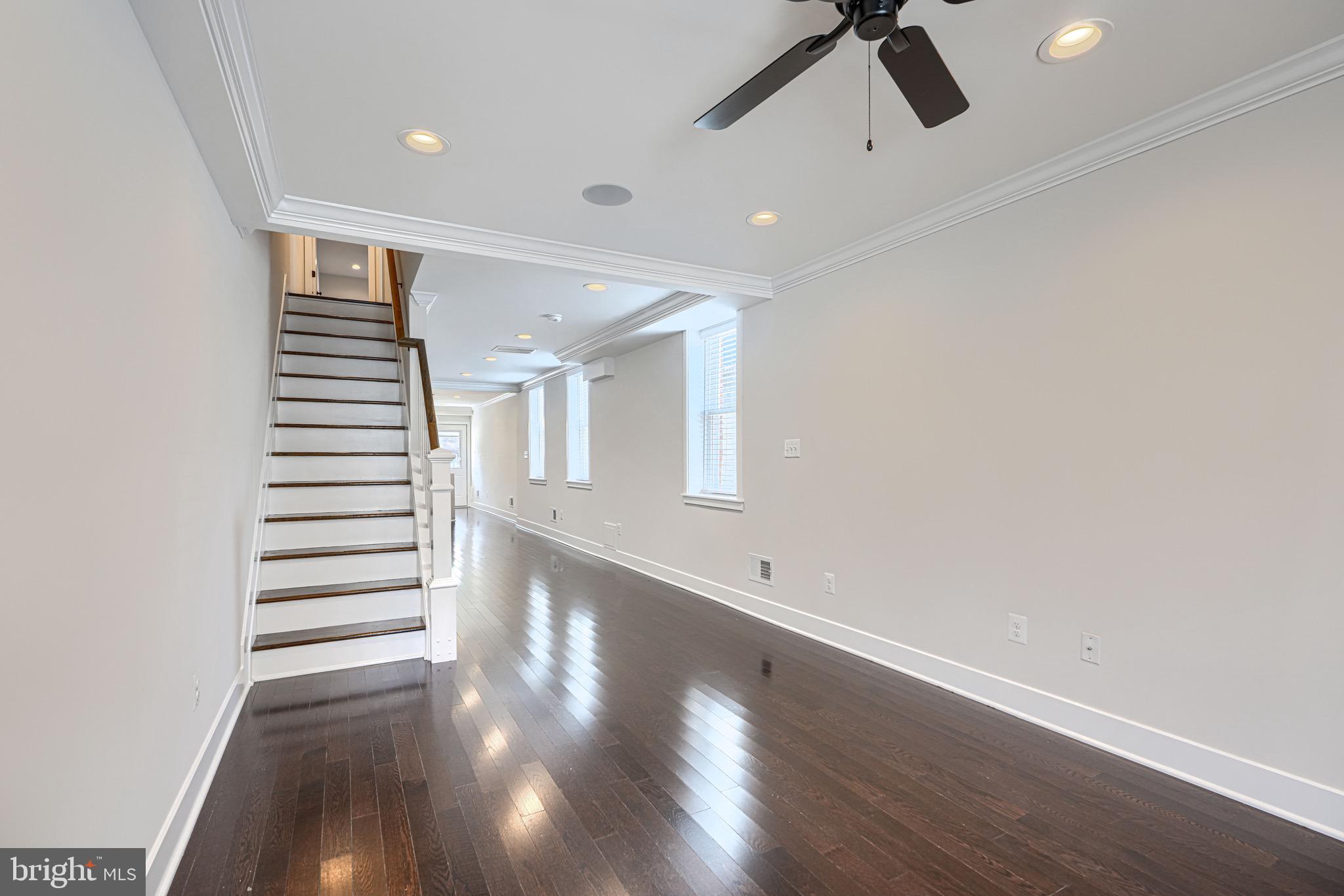 LOCUST POINT - Residential