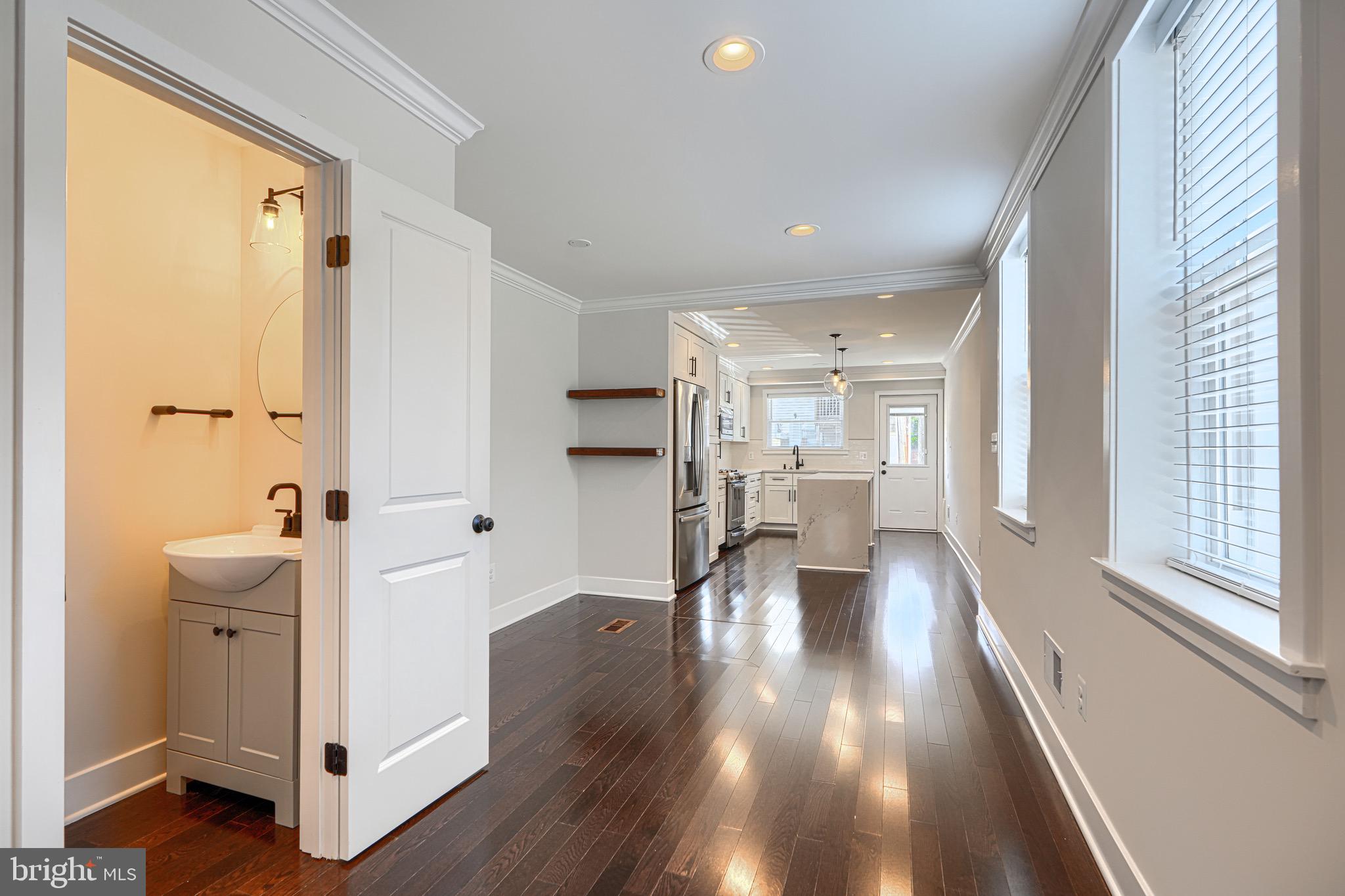LOCUST POINT - Residential