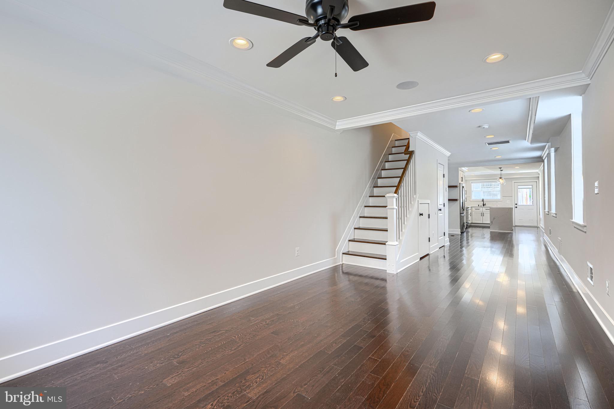 LOCUST POINT - Residential