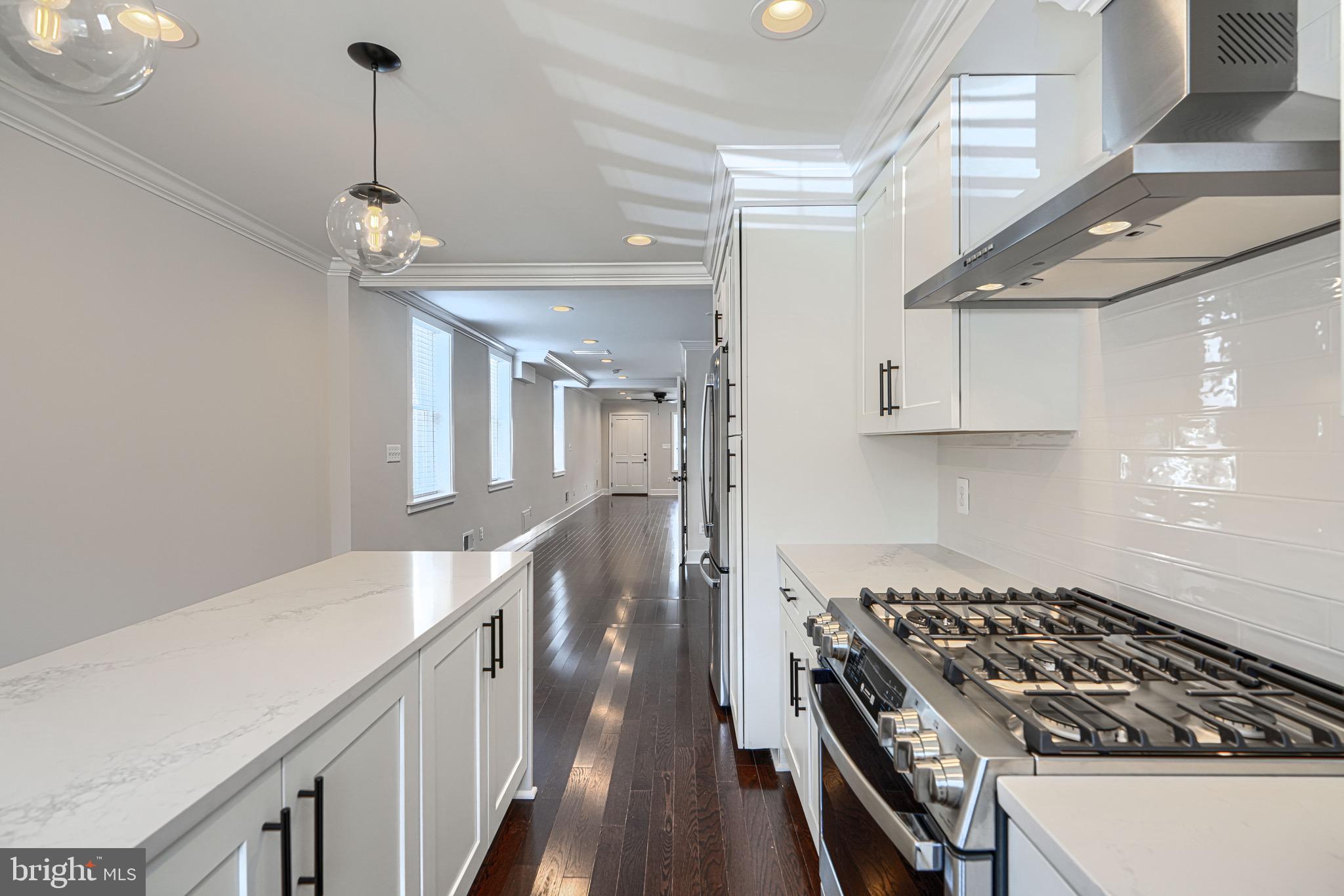 LOCUST POINT - Residential