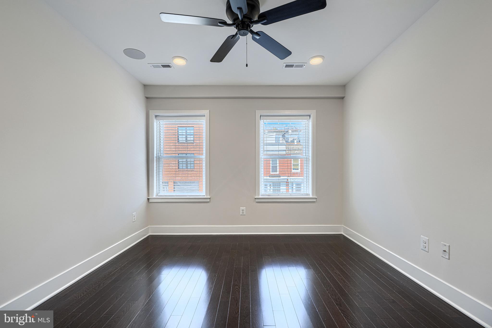 LOCUST POINT - Residential