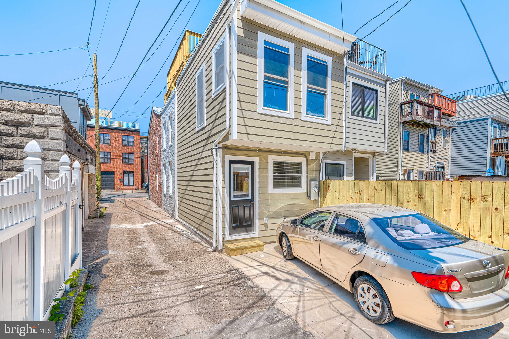 LOCUST POINT - Residential