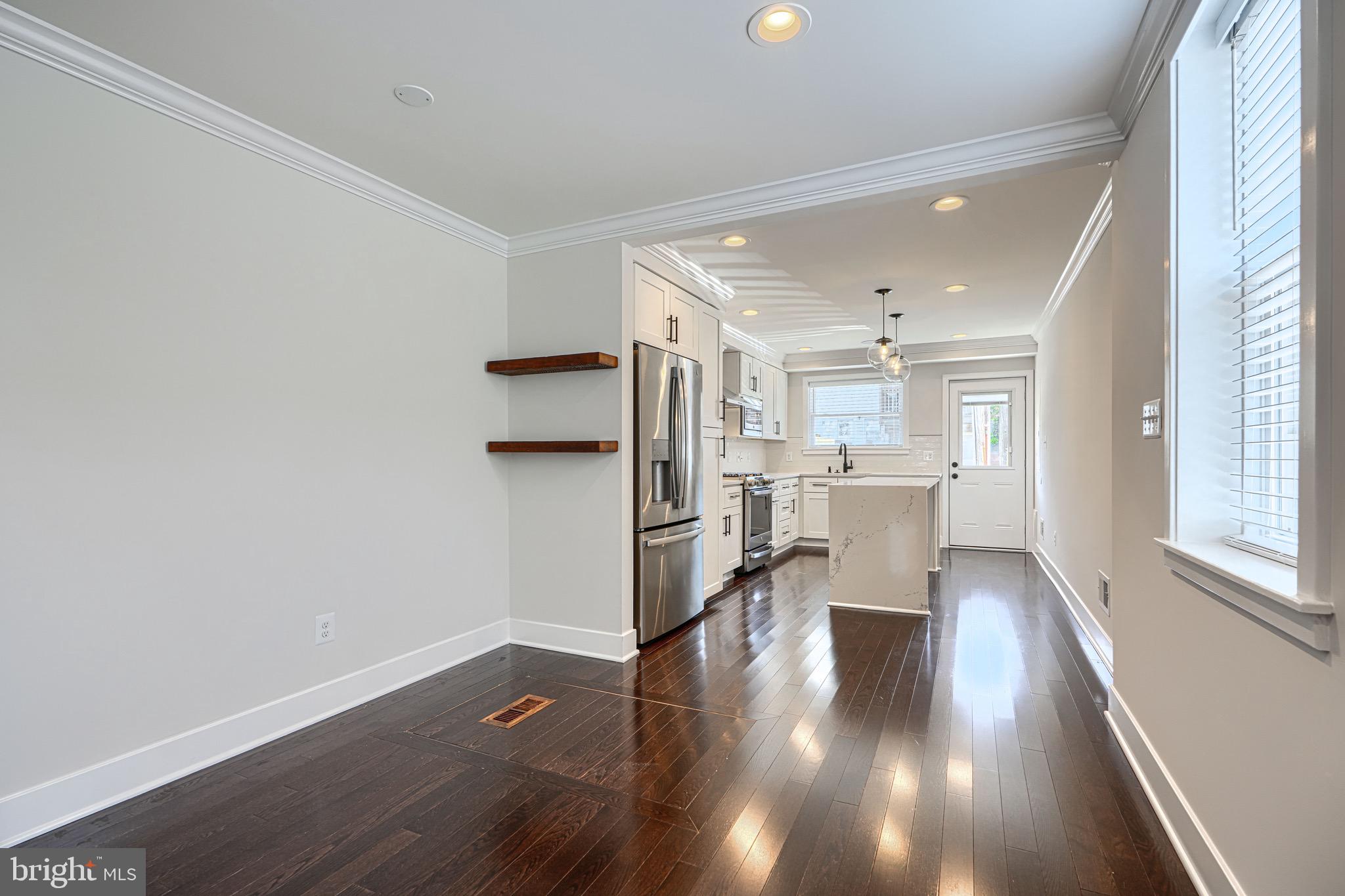 LOCUST POINT - Residential