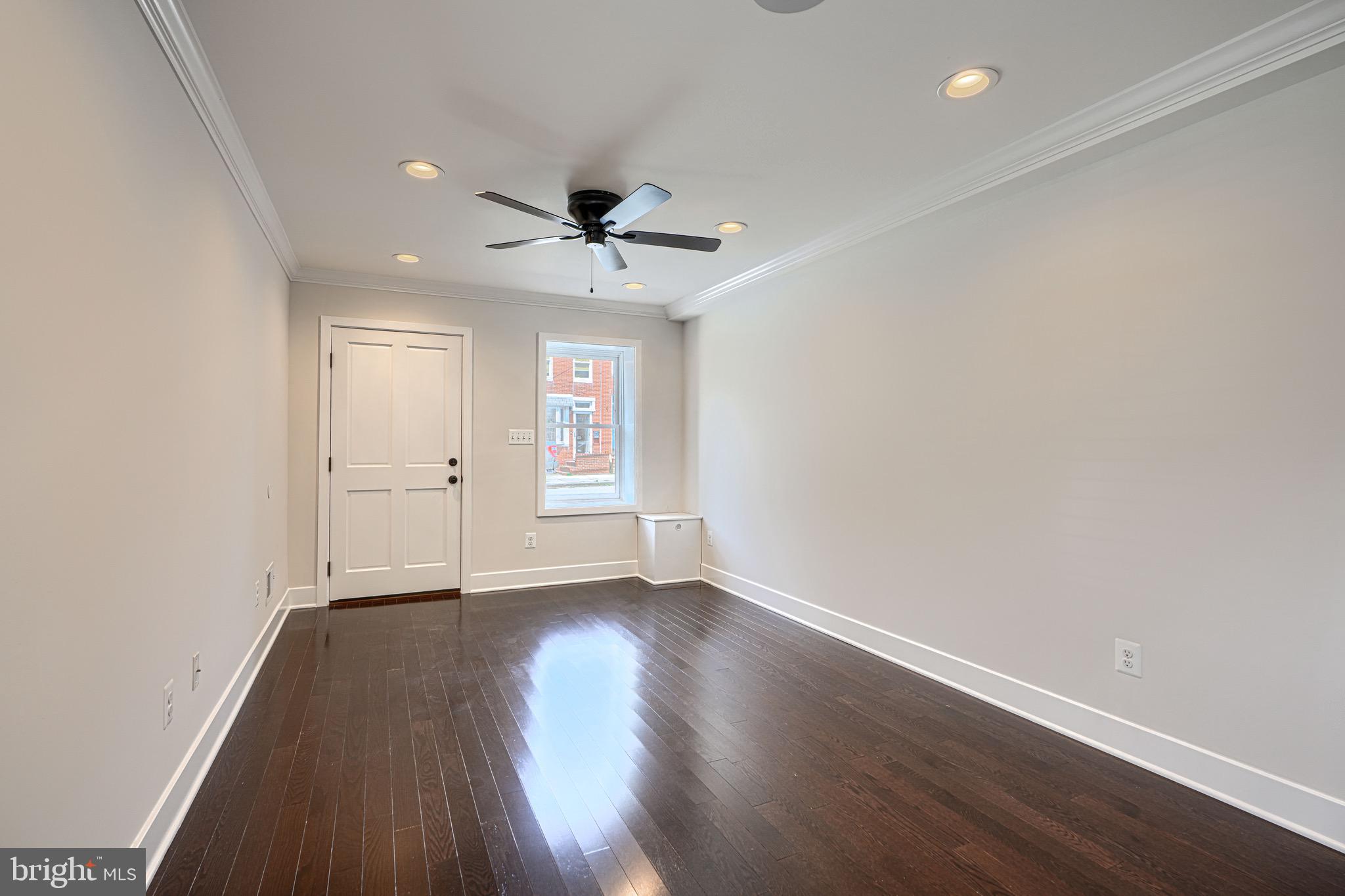 LOCUST POINT - Residential