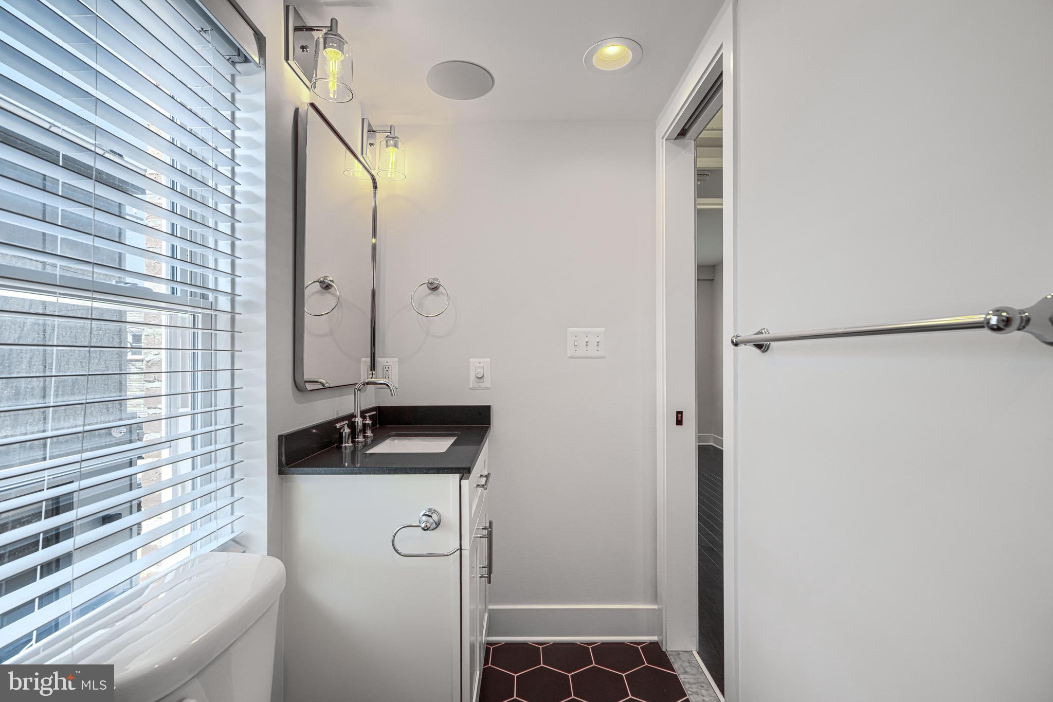 LOCUST POINT - Residential