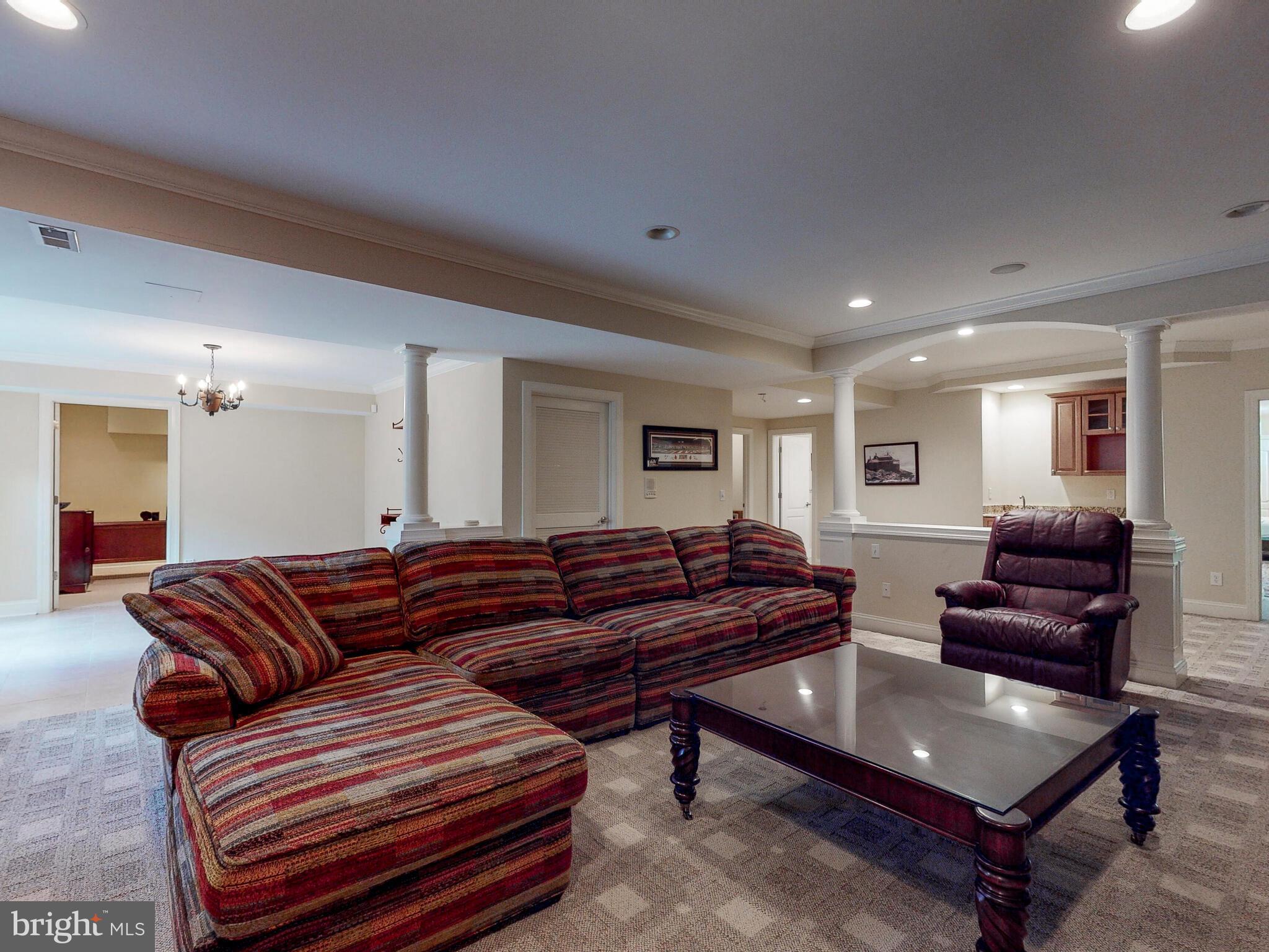 STONEWALL - Residential